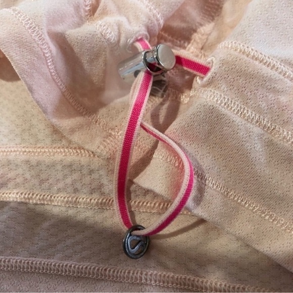 Lululemon shirt ajustable at the bottom soft pink size:2 - Picture 14 of 16